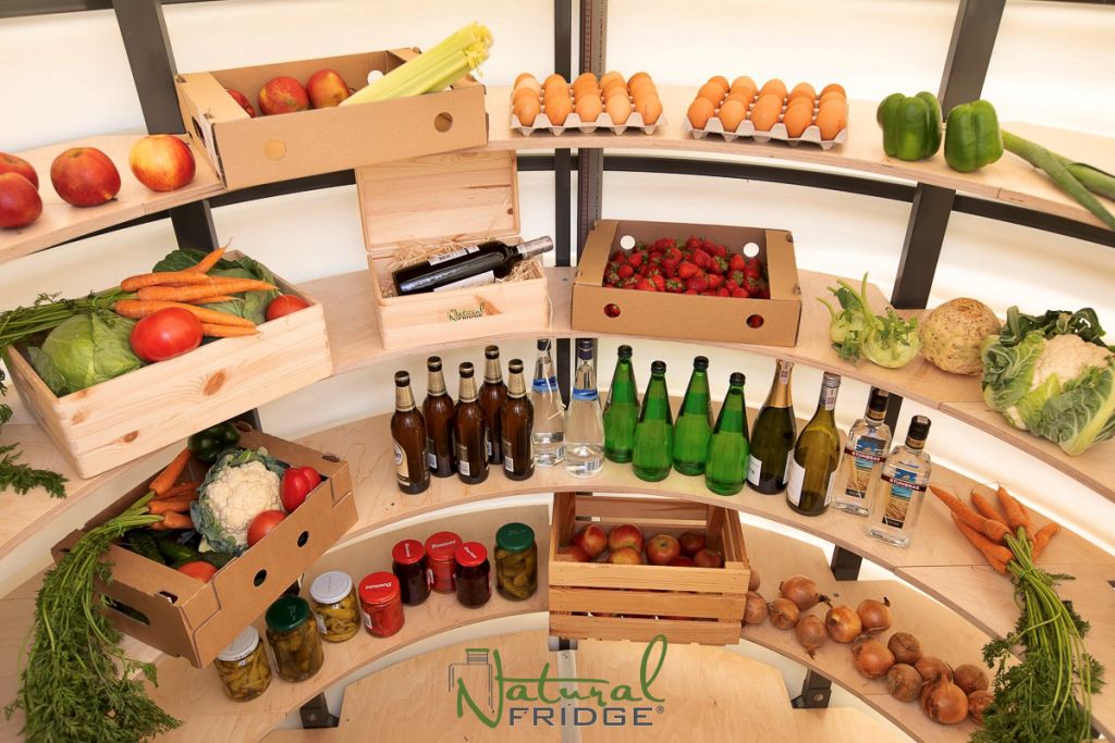 Fertig Erdkeller aus Polen Natural FRIDGE 2,5m geneigtem Eingang - Montage des Keller im Garten, Weinkeller Berlin, Deutschland, 2022 Lager zu Ihnen nach Hause in Österreich. © 2017-2023 BPR-PLASTECH  🍏 Vorschriften Natural Fridge -  Angebot