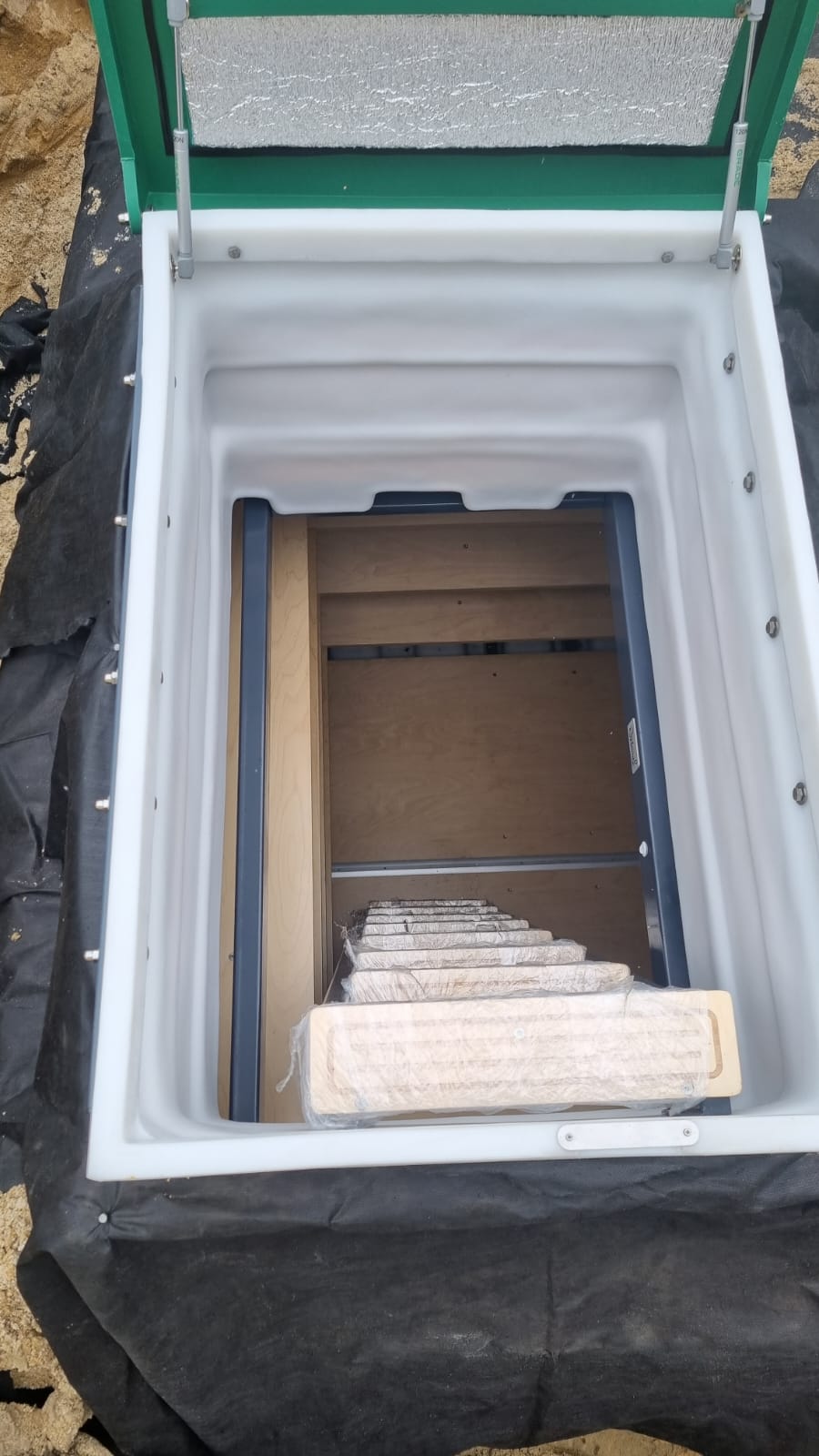 Cellar 200x200 request.  Delivery Cellar 200x200 Natural Fridge Gross price  7,450  EUR