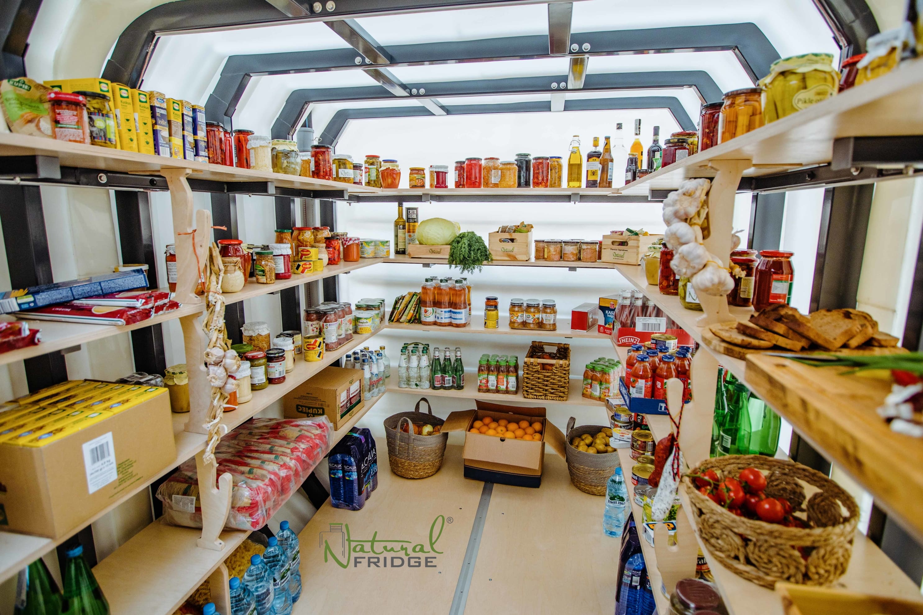 Erdkeller Modell 200x480 und ist die Basis für Holzregale.  Regale Erdkeller Modell 200x480 Natural Fridge  14.460  EUR inkl. MwSt. , zzgl.  Versandkosten