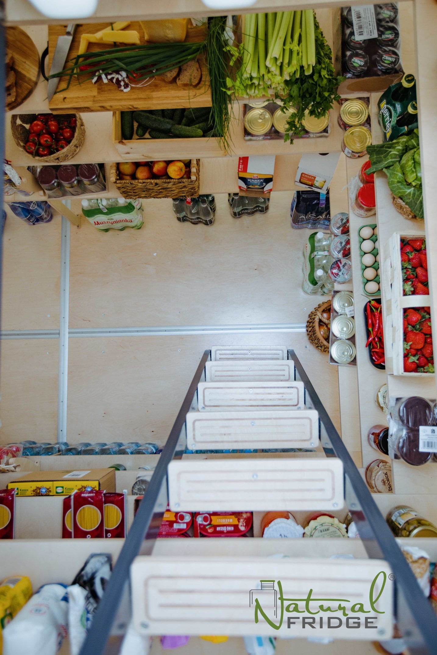 Erdkeller Modell 200x480 Dadurch ist der Keller luftdicht und hermetisch. Es hat ein Volumen von bis zu 17,5 Kubikmetern und die Wandstärke liegt zwischen 12-15  Erdkeller Modell 200x480 Natural Fridge  14.460  EUR inkl. MwSt. , zzgl.  Versandkosten