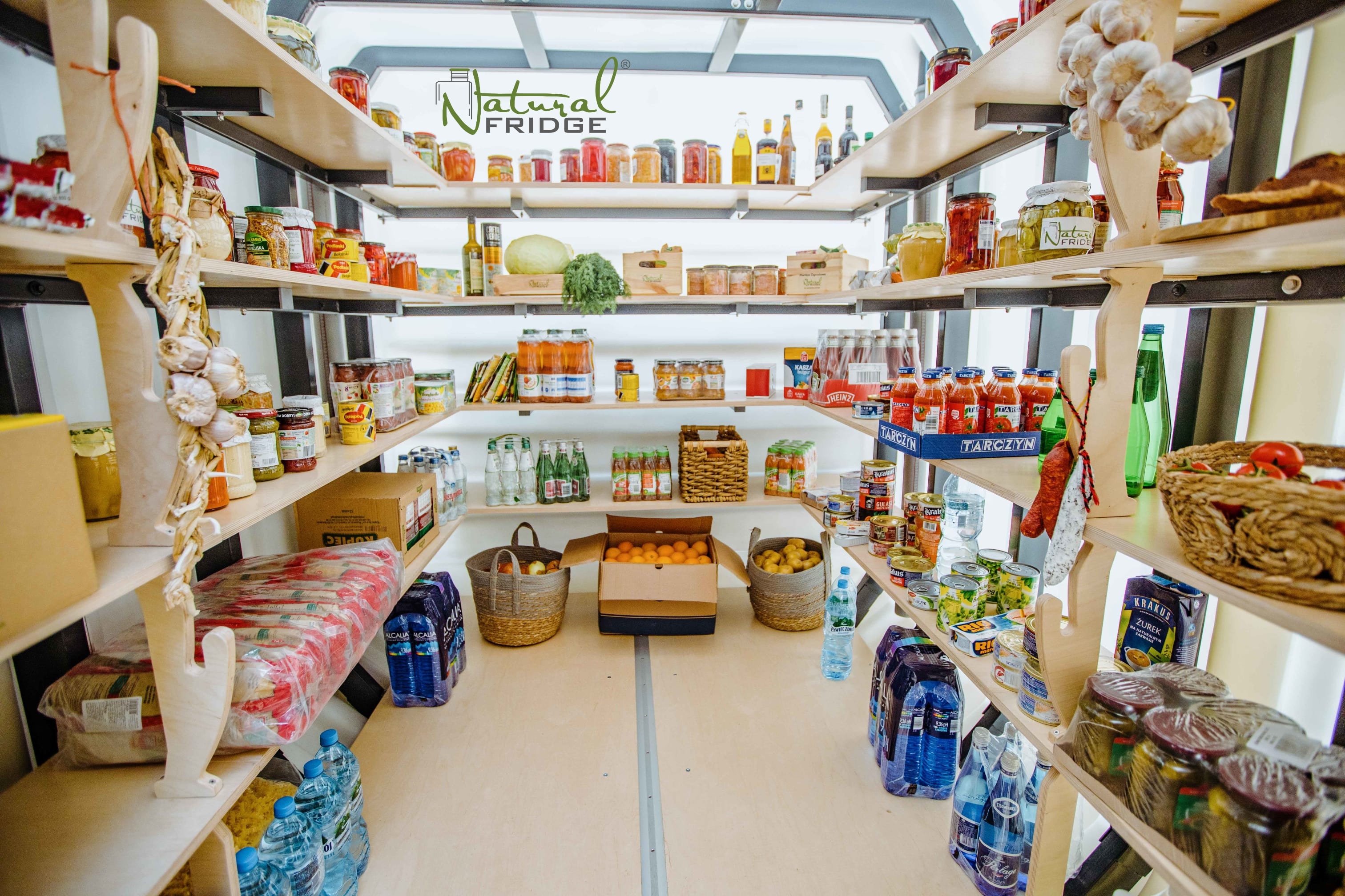 Erdkeller Modell 200x480 Boden lagern. Es ist sehr praktisch, die Konserven in die Regale zu stellen. Breite Türen sorgen für einen komfortablen Einstieg. Die  Erdkeller Modell 200x480 Natural Fridge  14.460  EUR inkl. MwSt. , zzgl.  Versandkosten