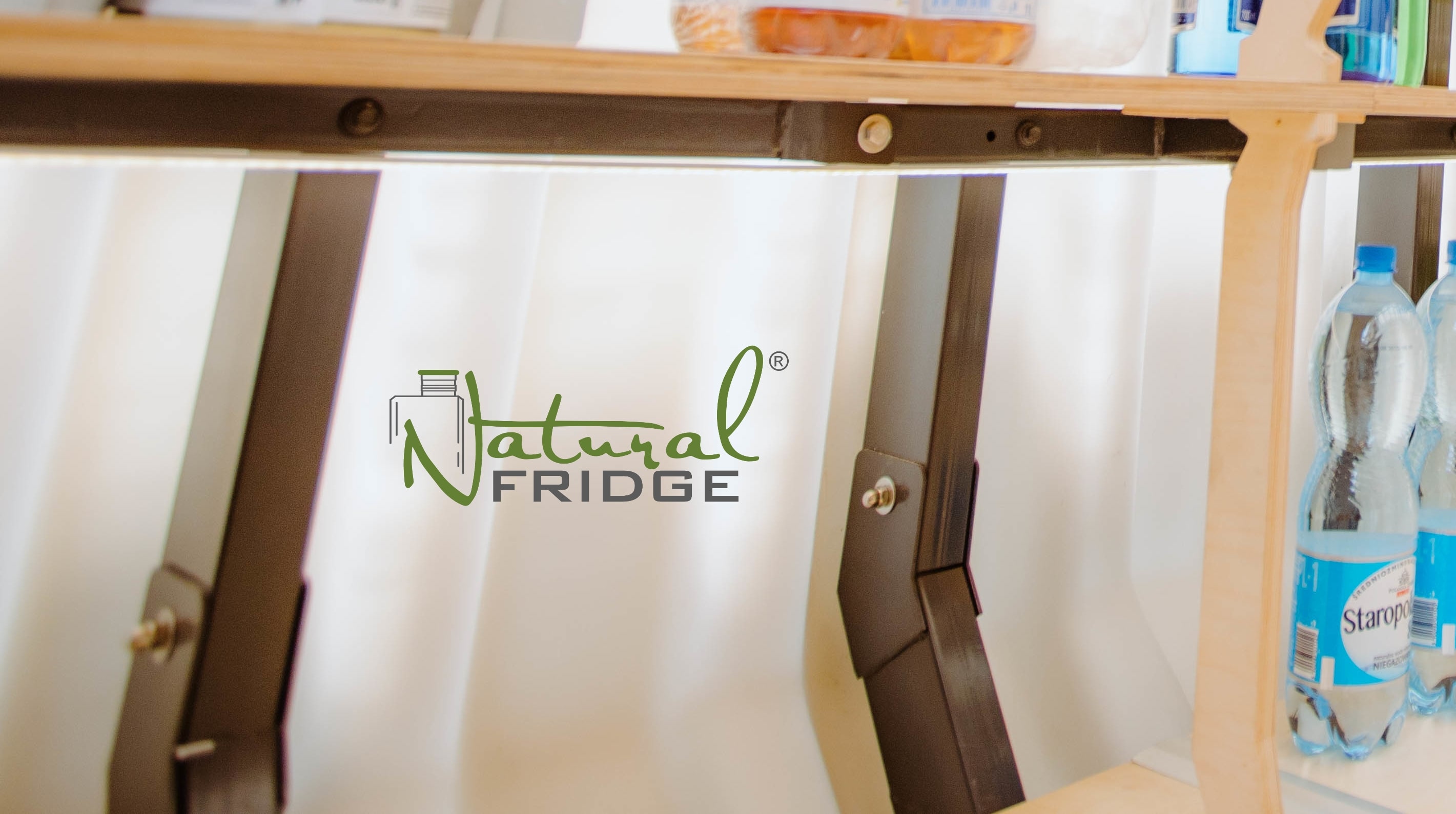 Erdkeller Modell 200x330 Der Erdkeller ist innen mit einem Stahlrahmen verstärkt, der mit einer Polymerschicht bedeckt ist. Es versteift den Erdkeller zusätzlich  Erdkeller Modell 200x330 Natural Fridge  10.870  EUR inkl. MwSt. , zzgl.  Versandkosten
