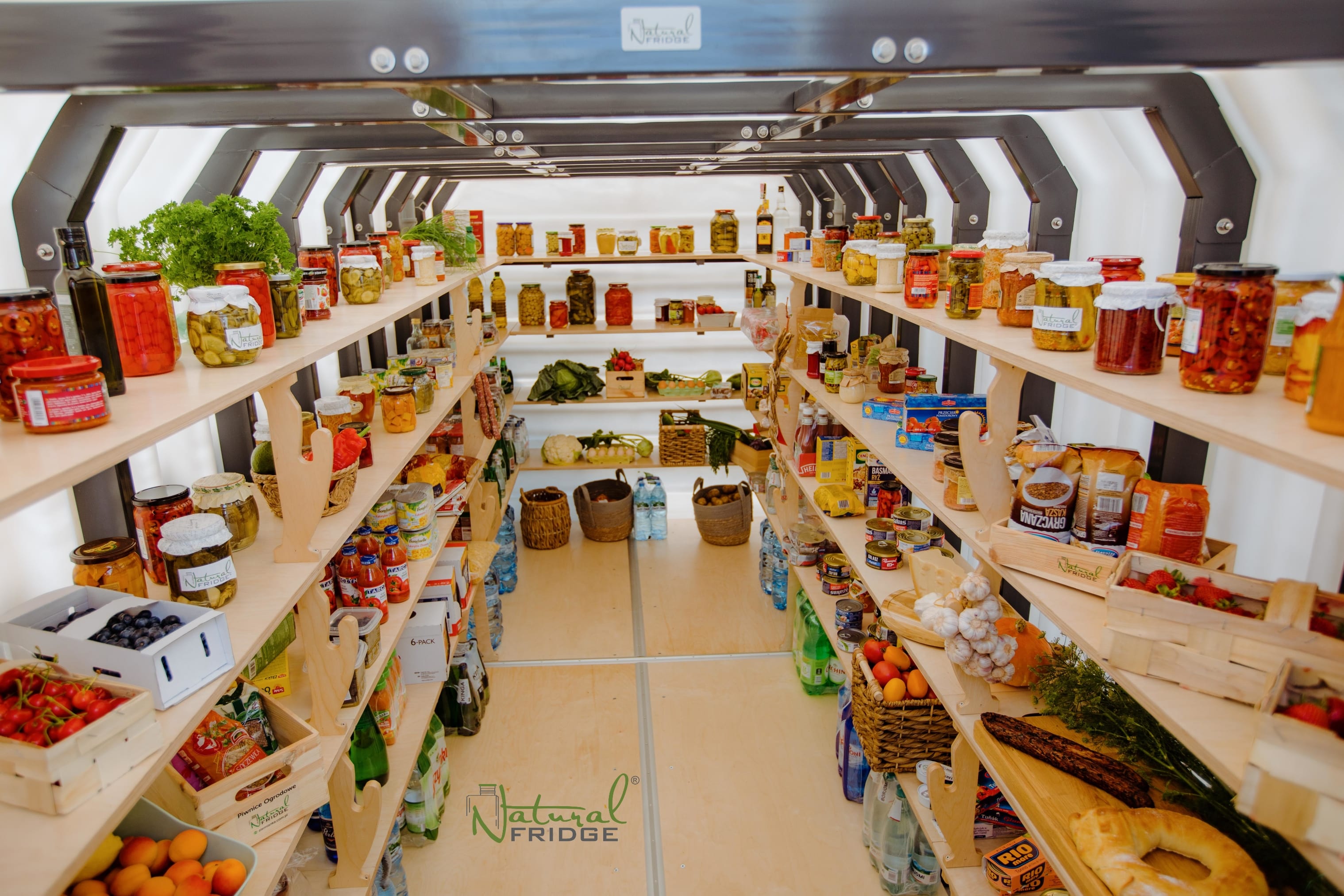Erdkeller Modell 200x330 4 Reihen breite Regale. Unser Einbaum bietet viel Stauraum. Die Regale sind auf einem Stahlrahmen montiert und können große Mengen an  Erdkeller Modell 200x330 Natural Fridge  10.870  EUR inkl. MwSt. , zzgl.  Versandkosten