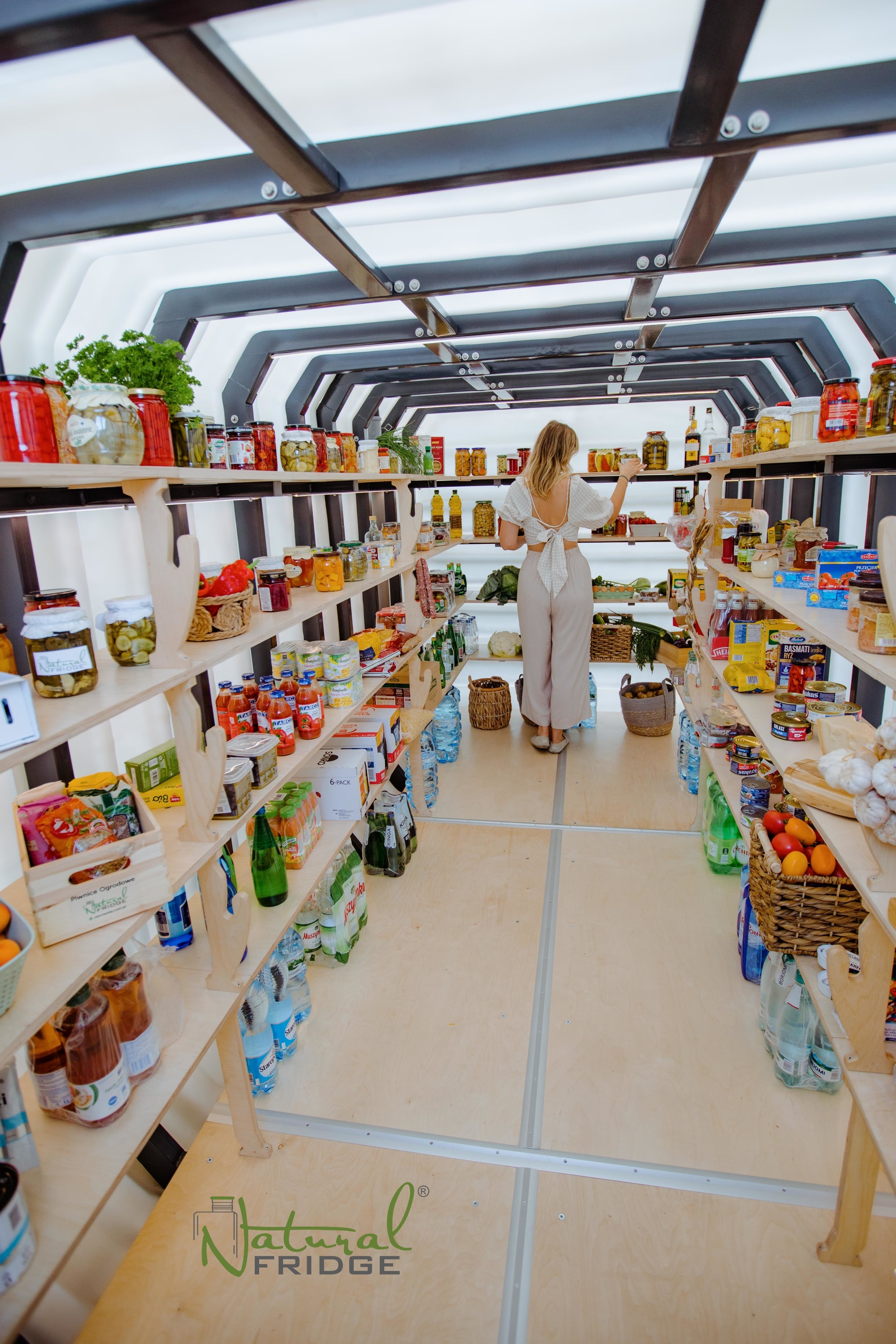 Erdkeller Modell 200x480 4 Reihen breite Regale. Unser Einbaum bietet viel Stauraum. Die Regale sind auf einem Stahlrahmen montiert und können große Mengen an  Erdkeller Modell 200x480 Natural Fridge  14.460  EUR inkl. MwSt. , zzgl.  Versandkosten