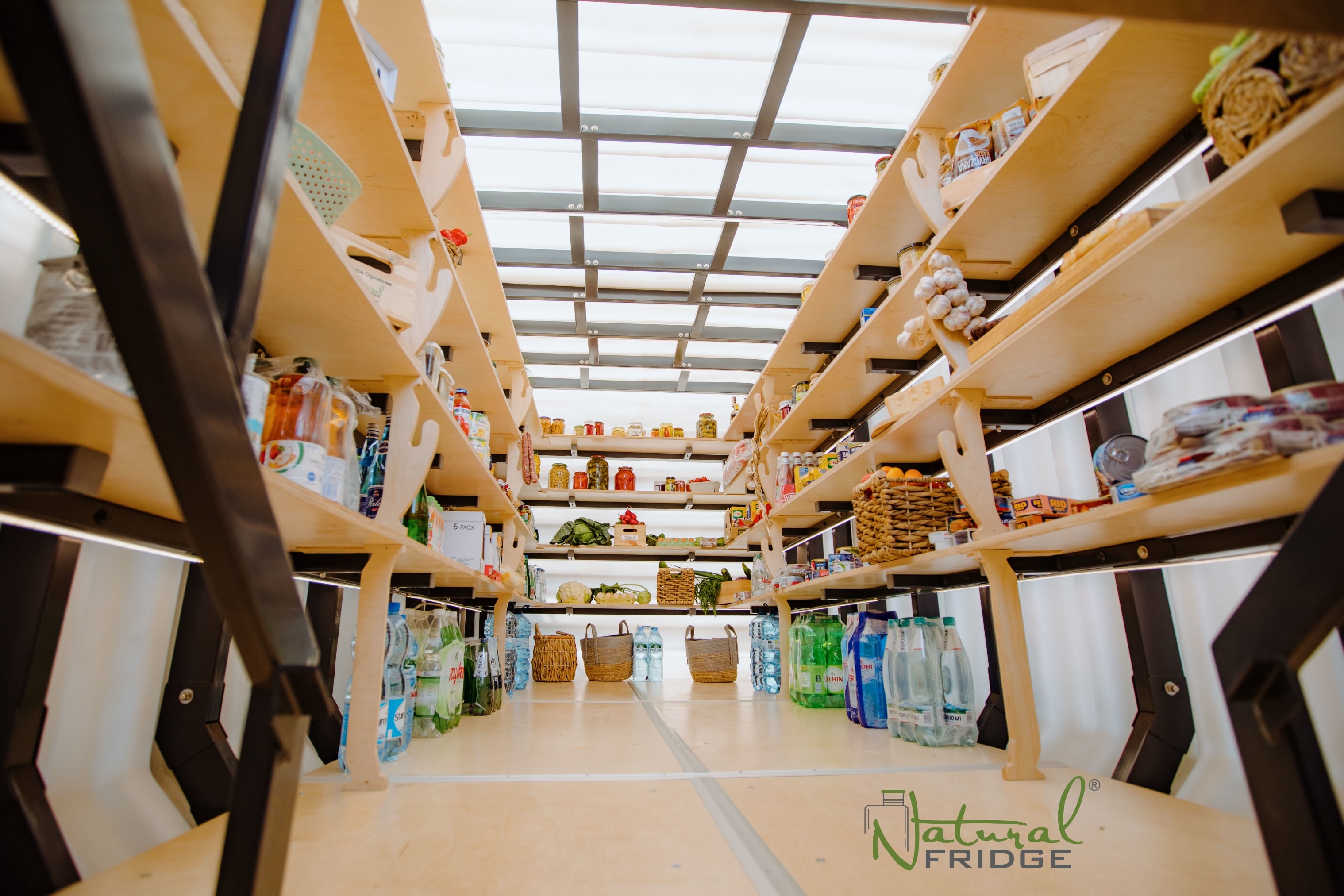 Erdkeller Modell 200x500 und ist die Basis für Holzregale.  Regale Erdkeller Modell 200x500 Natural Fridge  14.460  EUR inkl. MwSt. , zzgl.  Versandkosten