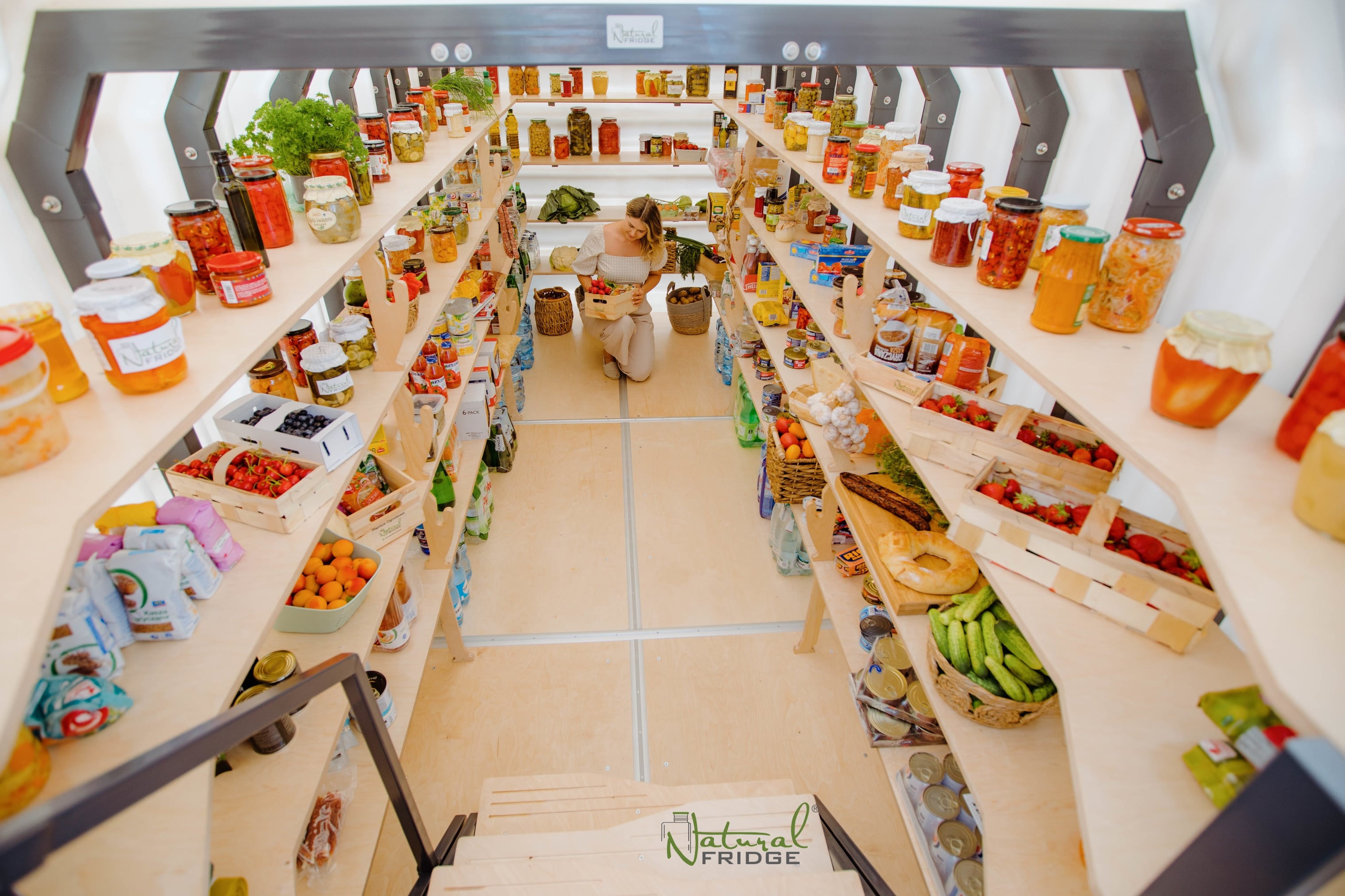 Erdkeller Modell 200x500 4 Reihen breite Regale. Unser Einbaum bietet viel Stauraum. Die Regale sind auf einem Stahlrahmen montiert und können große Mengen an  Erdkeller Modell 200x500 Natural Fridge  14.460  EUR inkl. MwSt. , zzgl.  Versandkosten