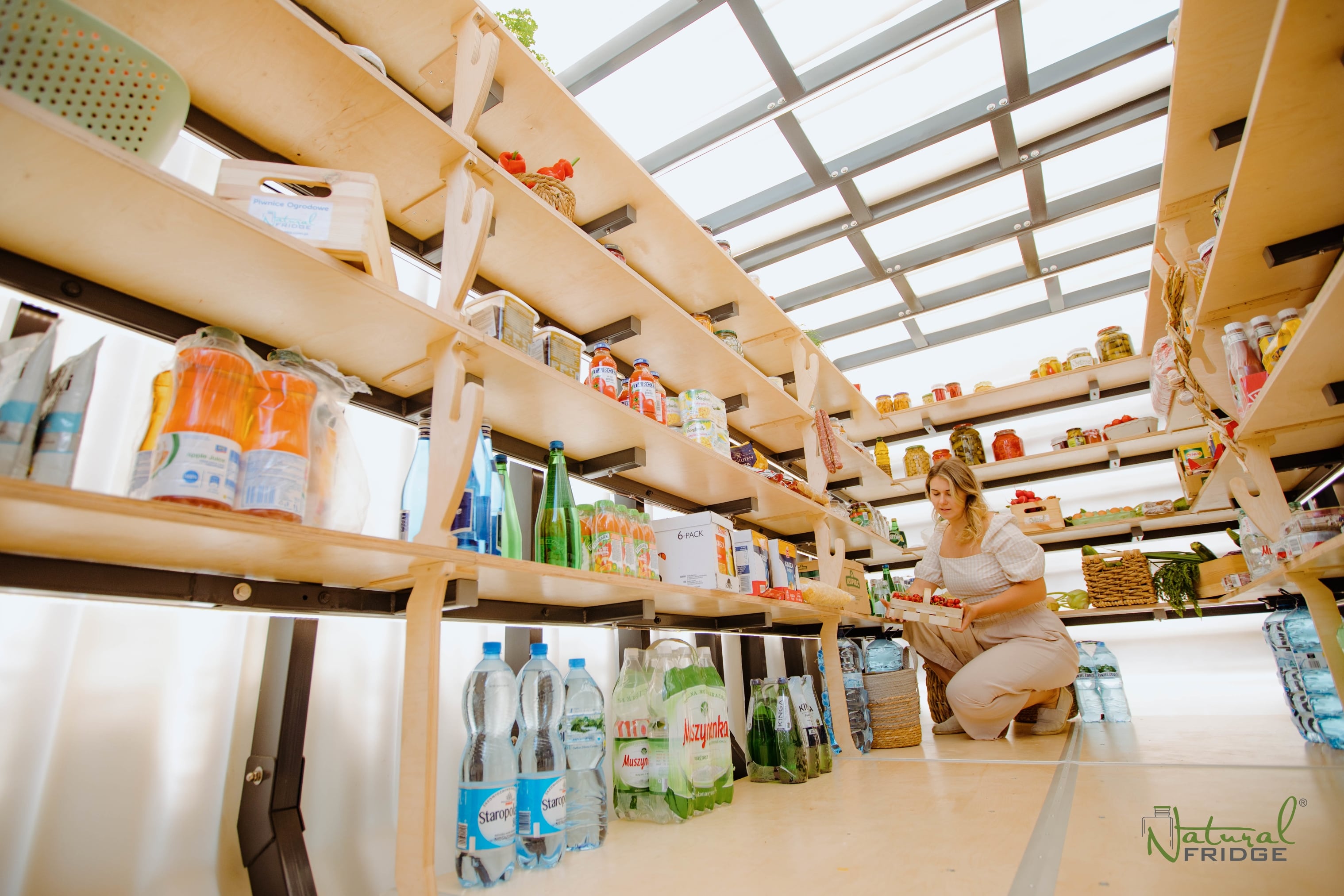 Erdkeller Modell 200x500 Konserven aufnehmen.  Internes Design Erdkeller Modell 200x500 Natural Fridge  14.460  EUR inkl. MwSt. , zzgl.  Versandkosten