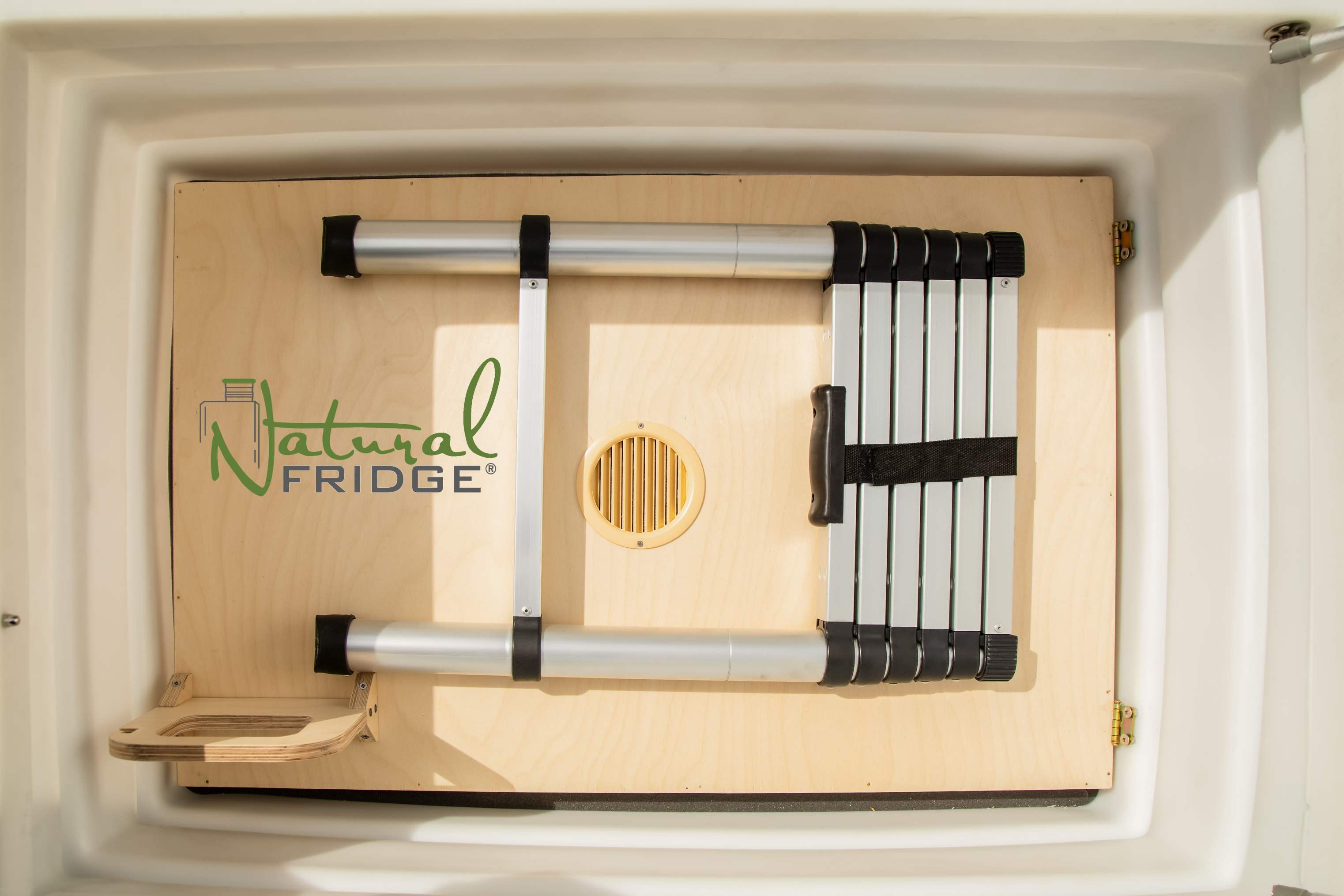 Erdkeller Modell 120x160 Aus Polyethylen, für den Kontakt mit Lebensmitteln geeignet. Die Karosserie wird als Ganzes ohne Fugen und Schweißnähte hergestellt. Dadurch  Erdkeller Modell 120x160 Natural Fridge  2.350  EUR inkl. MwSt. , zzgl.  Versandkosten