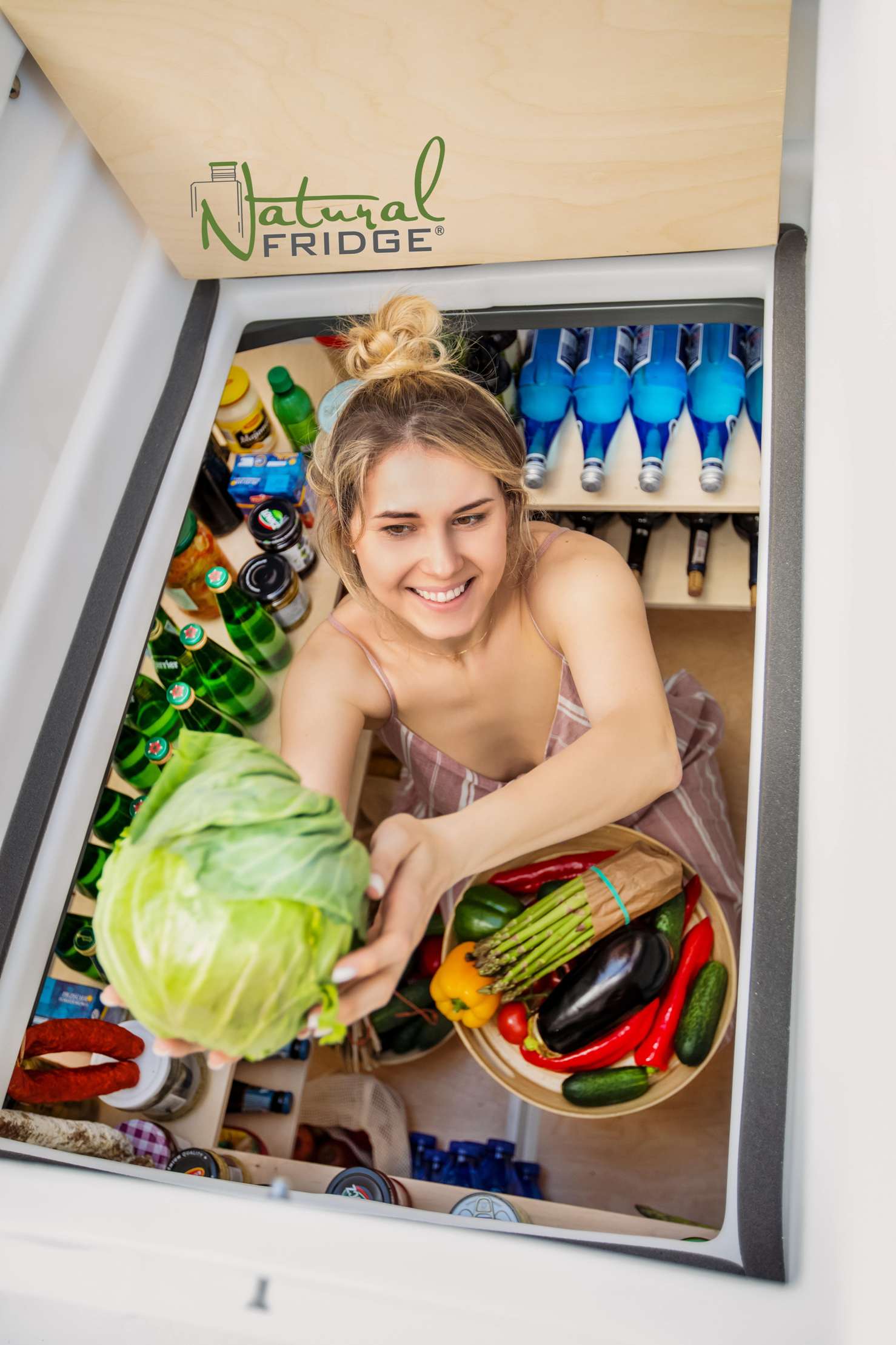Erdkeller Modell 120x160 bequemen Einstieg. Die Stufen sind gerillt, um ein Verrutschen zu verhindern.  Außendesign Erdkeller Modell 120x160 Natural Fridge  2.350  EUR inkl. MwSt. , zzgl.  Versandkosten