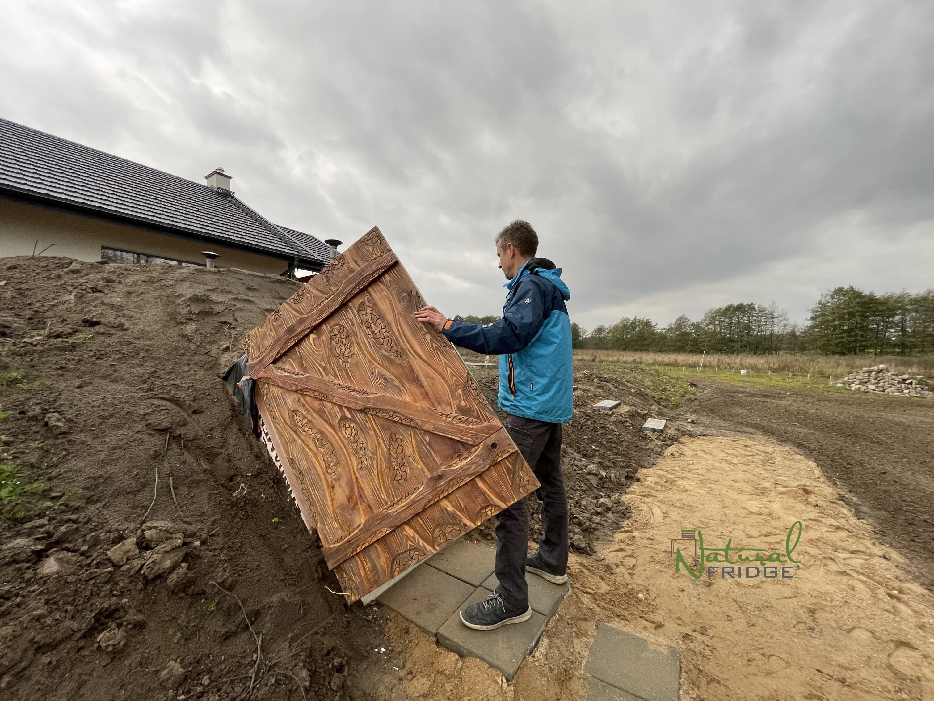 Erdkeller Modell 250 99 Fotos zeigen unsere installierten Keller bei Kunden.  Video Erdkeller Modell 250 Natural Fridge  7.740  EUR inkl. MwSt. , zzgl.  Versandkosten