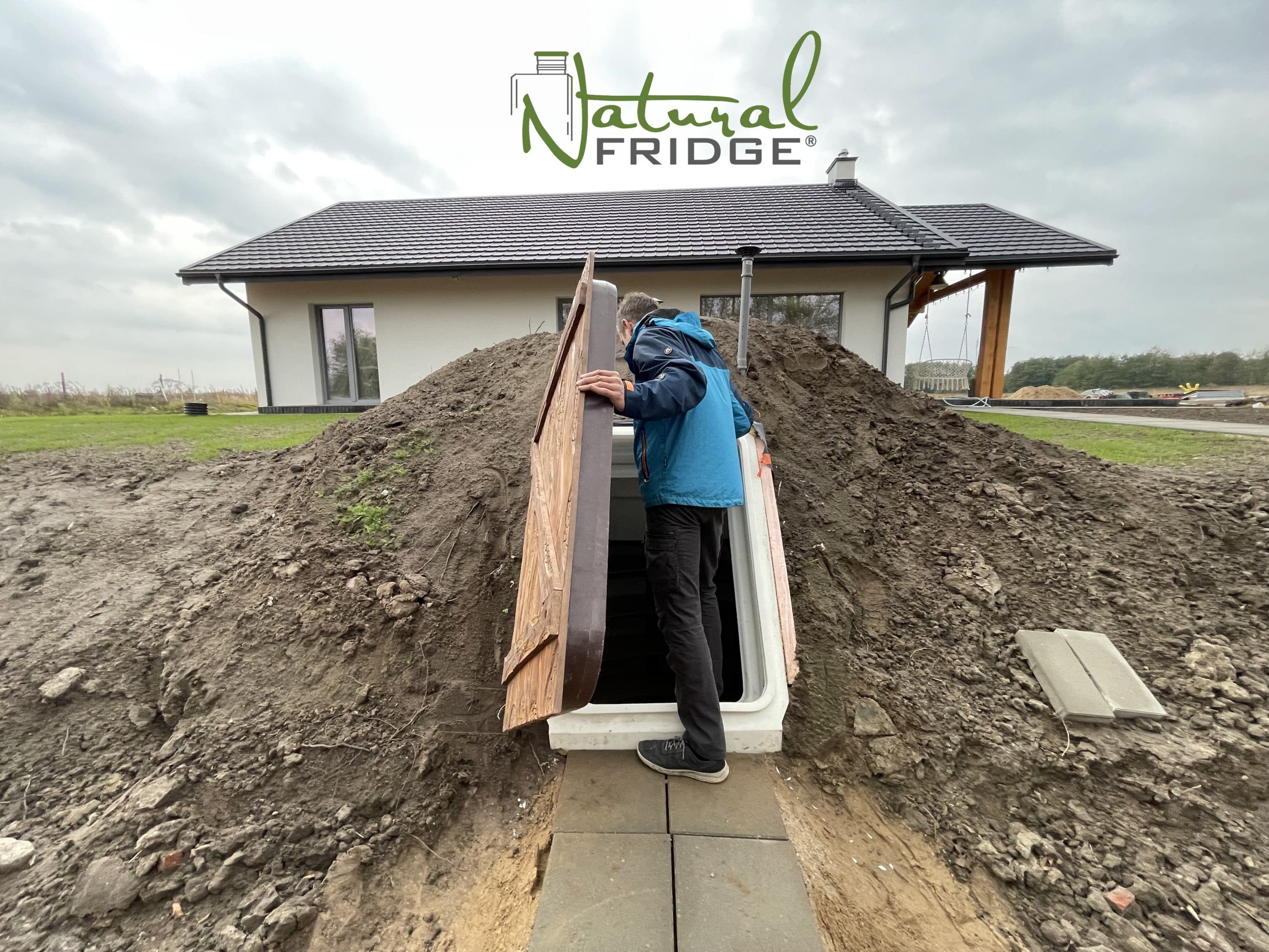 Erdkeller Modell 250 99 Fotos zeigen unsere installierten Keller bei Kunden.  Video Erdkeller Modell 250 Natural Fridge  7.740  EUR inkl. MwSt. , zzgl.  Versandkosten