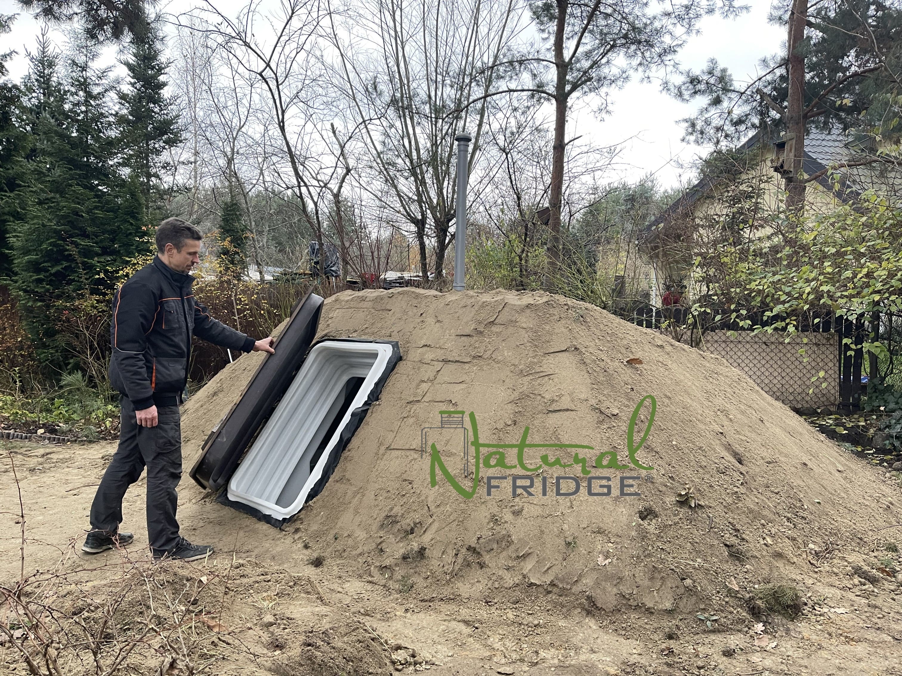 Erdkeller Modell 250 99 Fotos zeigen unsere installierten Keller bei Kunden.  Video Erdkeller Modell 250 Natural Fridge  7.740  EUR inkl. MwSt. , zzgl.  Versandkosten