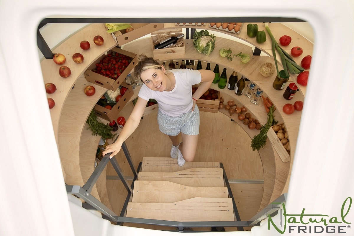 Erdkeller Modell 250 der Erdkeller dicht und hermetisch. Es hat ein Volumen von bis zu 9 Kubikmetern und die Wandstärke liegt zwischen 12-15 mm.  Rahmen Erdkeller Modell 250 Natural Fridge  7.740  EUR inkl. MwSt. , zzgl.  Versandkosten