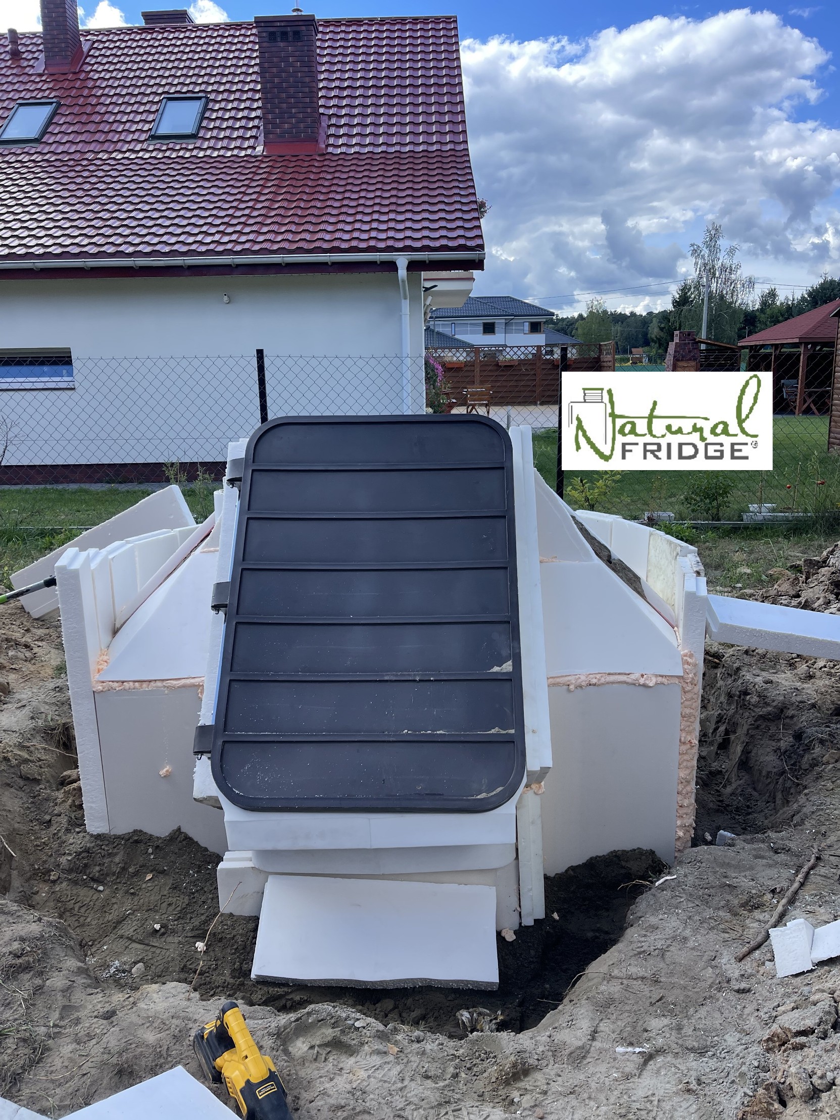 Erdkeller Modell 200x500 Gemacht Erdkeller Modell 200x500 Natural Fridge  14.460  EUR inkl. MwSt. , zzgl.  Versandkosten
