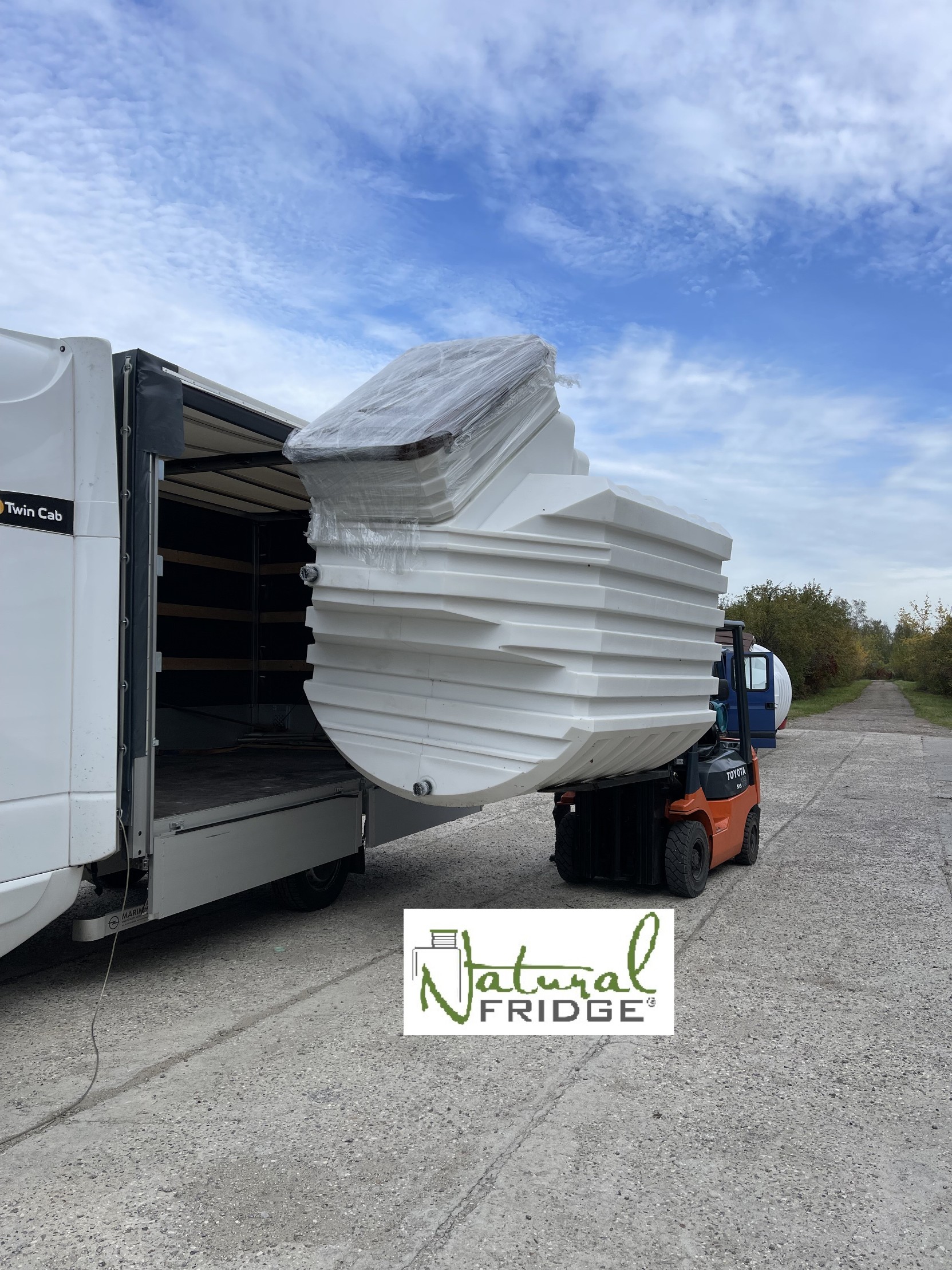 Cellar 200x175 unloading on the recipient’s side – you do not need to worry about it.   Check shipping cost 🍏 Cellar 200x175 Natural Fridge Gross price  7,739  EUR  Offer