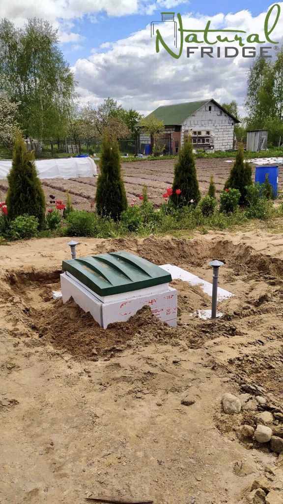 Plastikowa piwnica ogrodowa Natural FRIDGE 1,5 x 1,5m - Montaż piwniczki ogrodowej (ogrodowa spizarnia, ziemianka podziemna) Warszawa, Polska, 2021 Piwnica 150x150   Piwniczka przydomowa 120x120 🍏 Regulamin Natural Fridge -  Oferta