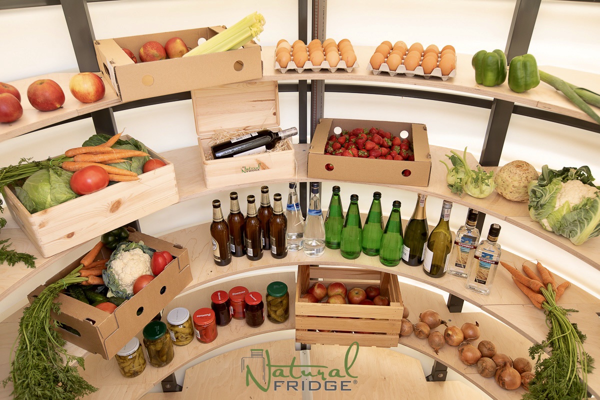Erdkeller Modell 250 4 Reihen breite Regale. Unser Einbaum bietet viel Stauraum. Die Regale sind auf einem Stahlrahmen montiert und können große Mengen an Konserven  Erdkeller Modell 250 Natural Fridge  7.740  EUR inkl. MwSt. , zzgl.  Versandkosten