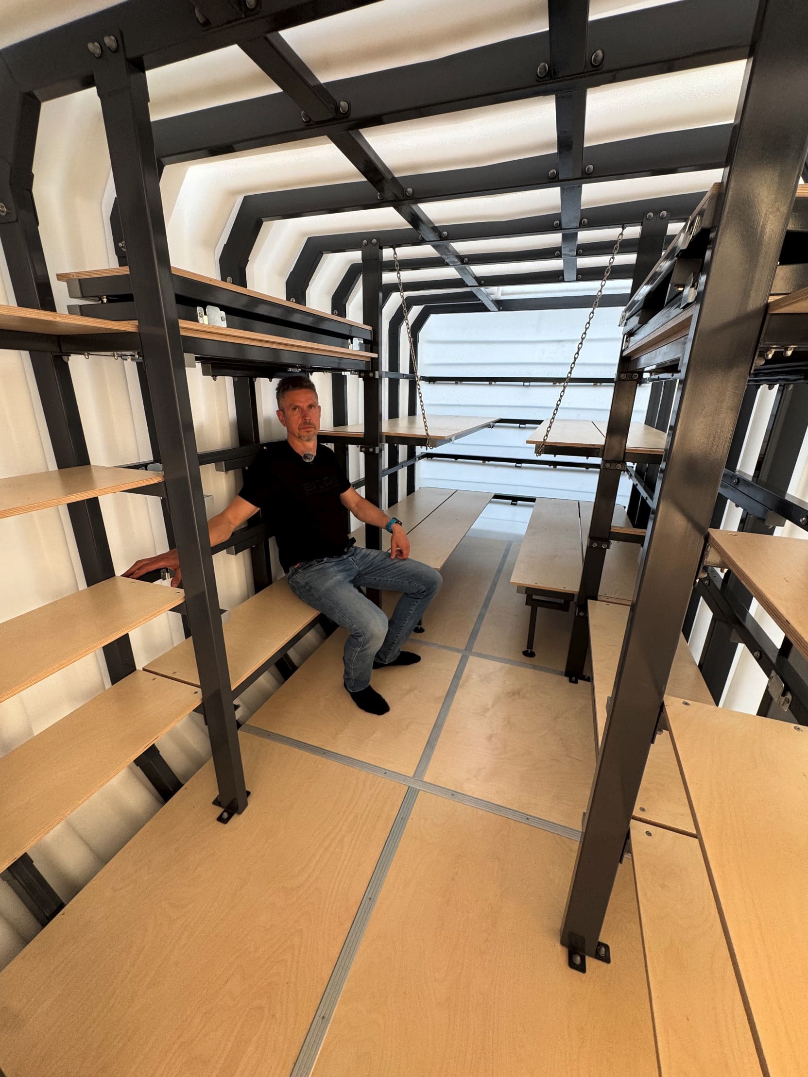 Schutzraum 480 Fotos Schutzraum 480 Natural Fridge  23.590  EUR inkl. MwSt. , zzgl.  Versandkosten