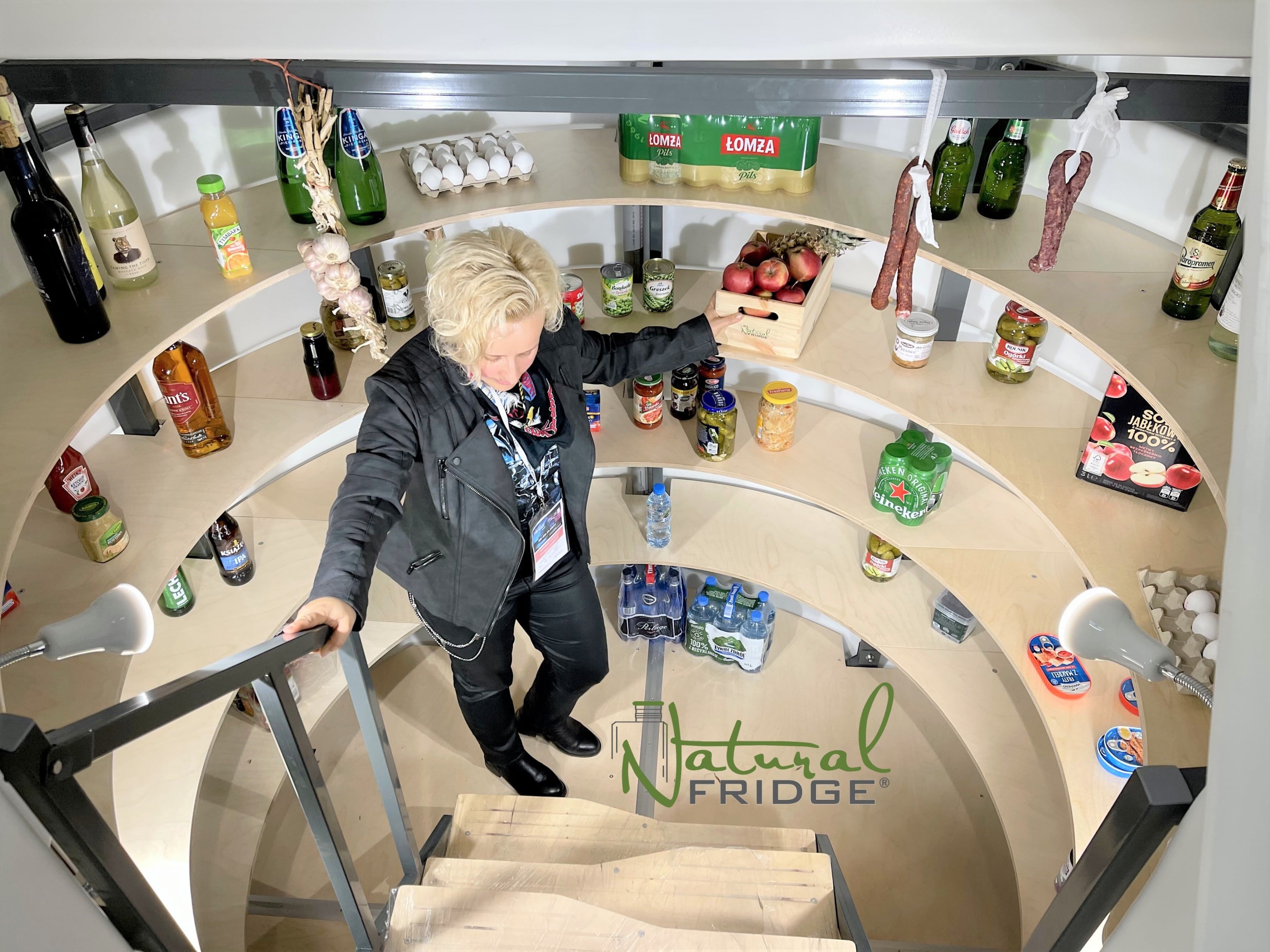 Targi Rolnicze 2021 Ptak Warschau Expo Polen Es ist sehr praktisch, die Konserven in die Regale zu stellen. Breite Türen sorgen für einen komfortablen Einstieg. Die  Erdkeller Modell 250 Natural Fridge  7.740  EUR inkl. MwSt. , zzgl.  Versandkosten
